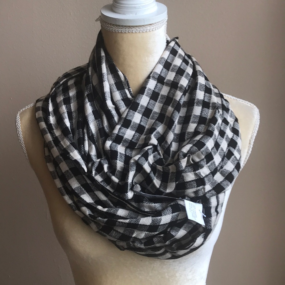 Rue 21 Infinity scarf